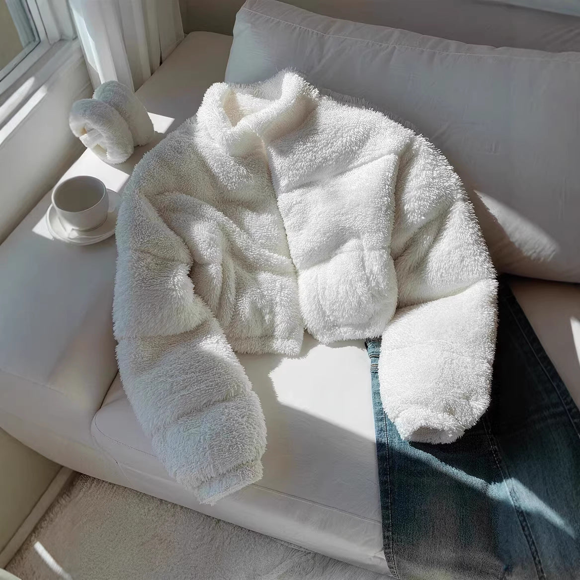 Veste Courte Teddy Femme – Style Oversize & Confort Moderne